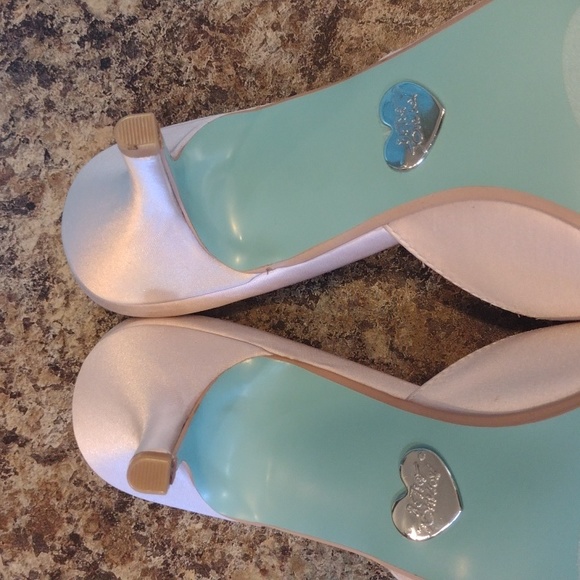 Blue By Betsy Johnson Blush Coset Embellished Heeled Wedding Mules size 7.5 - Picture 11 of 16